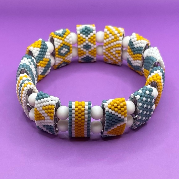 Hand Beaded Bracelet - Picture 1 of 3